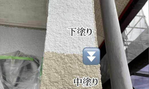 佐倉市外壁屋根塗装工事、外壁の中塗り作業
