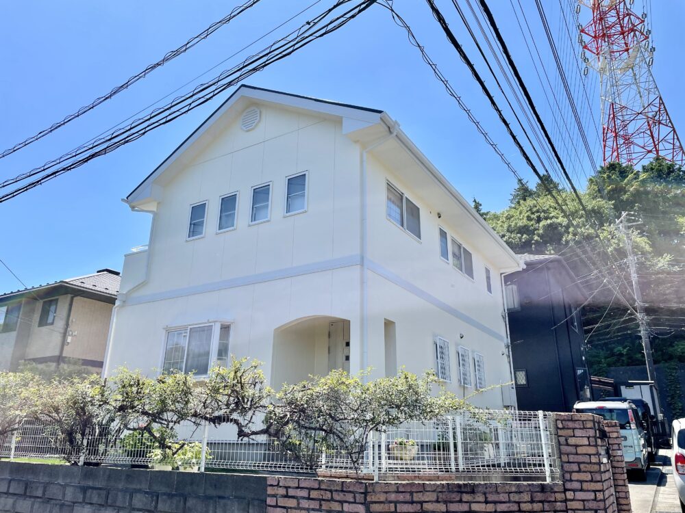 酒々井町ふじき野外壁塗装、施工後、家斜め前から