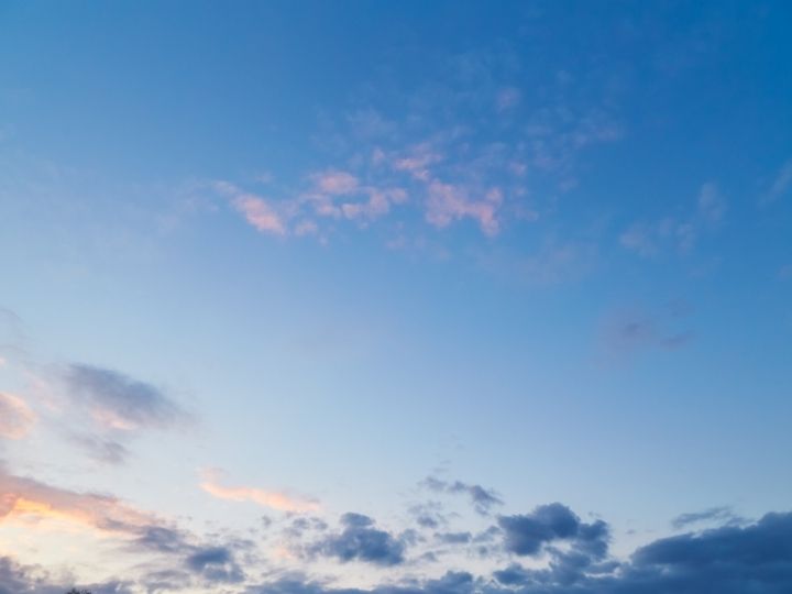 夕暮れに外壁チェック