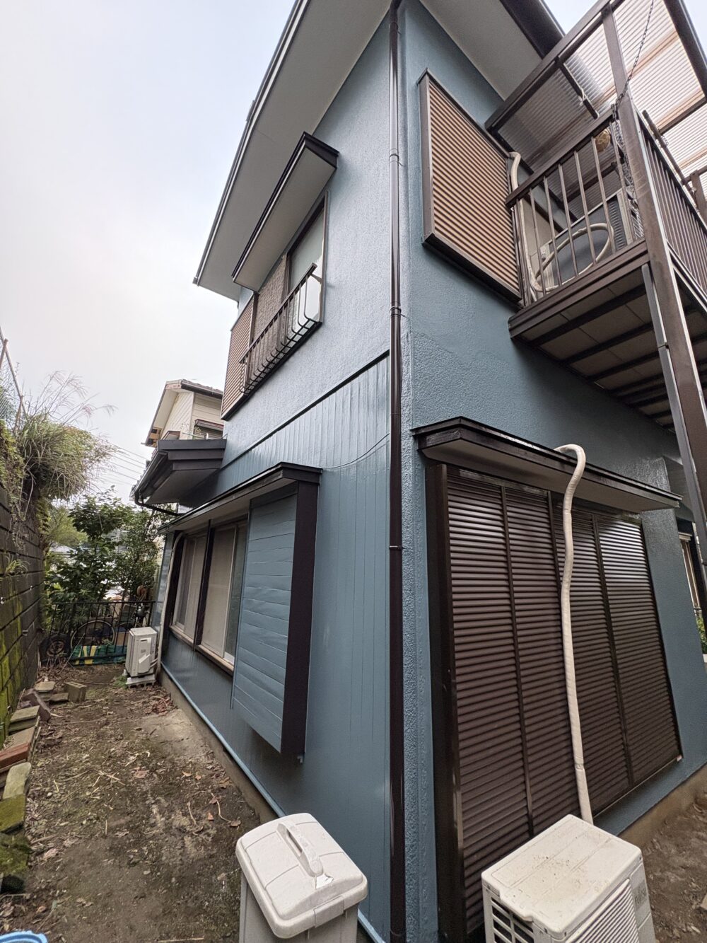 佐倉市千成、外壁塗装施工事例、ビフォーアフター、家横から、施工後