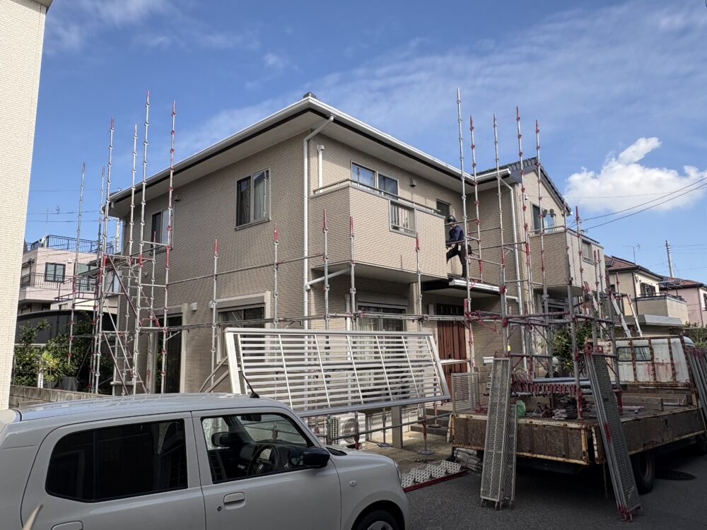 千葉市花見川区横戸町、外壁クリア塗装、施工前、家斜め前から