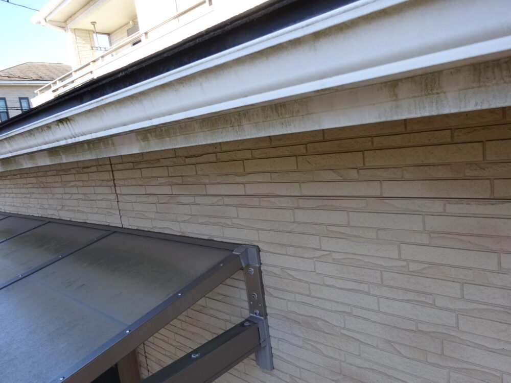 佐倉市上座、外壁塗装、施工前、雨どいの汚れ