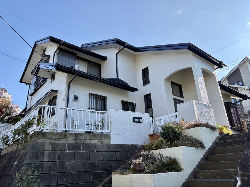 佐倉市上座、外壁塗装、施工後、家斜め前から