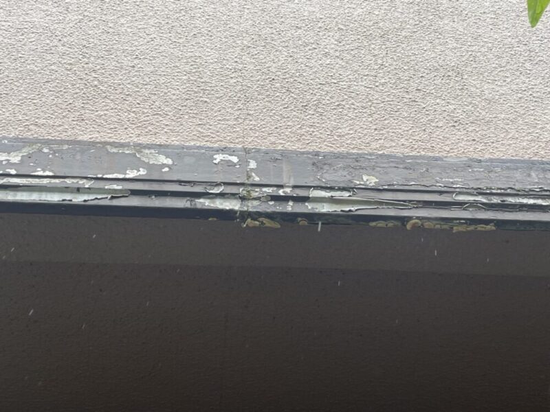 佐倉市白銀、幕板の剥がれ