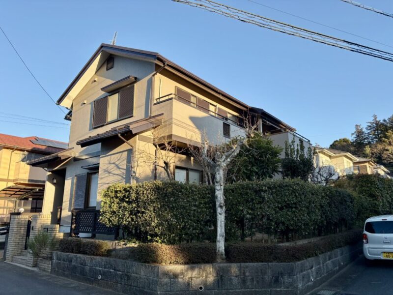 佐倉市白銀外壁塗装、屋根カバー工事施工事例、施工後、家斜め前から