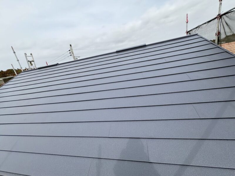 印西市若萩、屋根カバー工事、施工後欠損をカバー