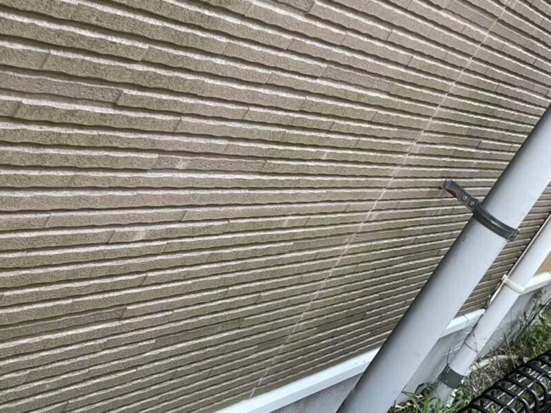 佐倉市大蛇町、外壁塗装施工前、苔汚れ