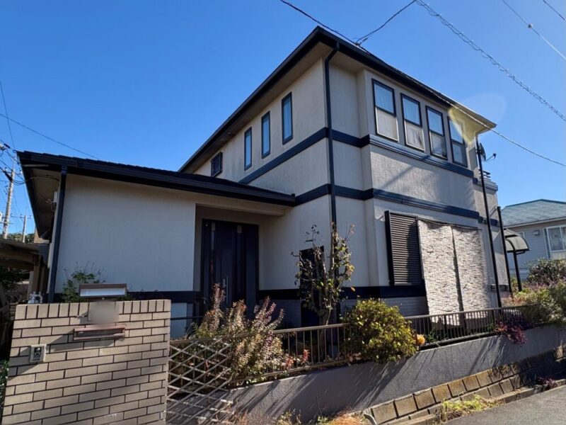 佐倉市宮前、外壁塗装ビフォーアフター、家斜め前から、施工前