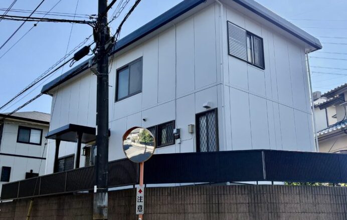 佐倉市六崎｜セキスイハイムの外壁塗装後を道路側から撮影