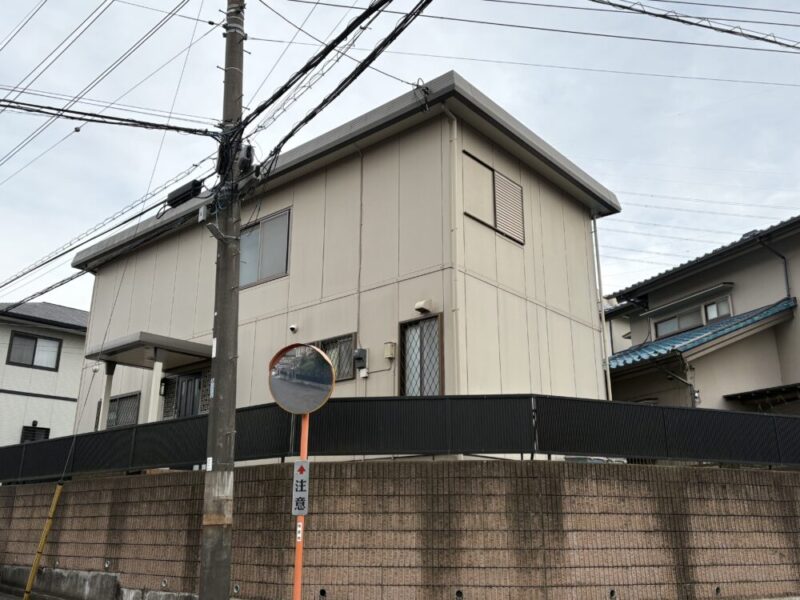 佐倉市六崎｜セキスイハイムの外壁塗装前を道路側から撮影